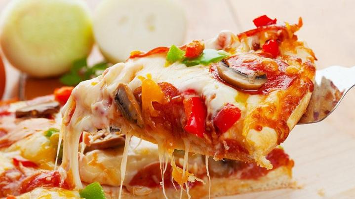 Savourez nos pizzas préparées suivant les recettes traditionnelles.